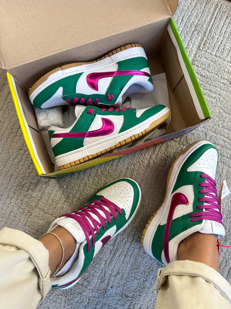 Nike Dunk Sb Green Fuchsia